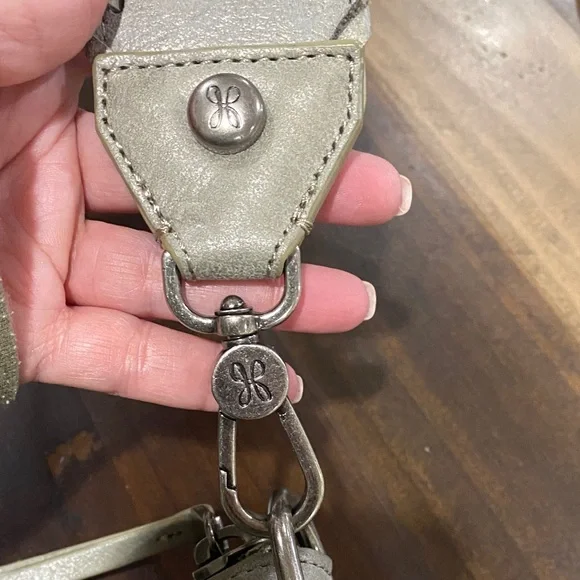 HOBO Large Shelia Silver Gray Women's Shoulder Bag - Picture 10 of 16